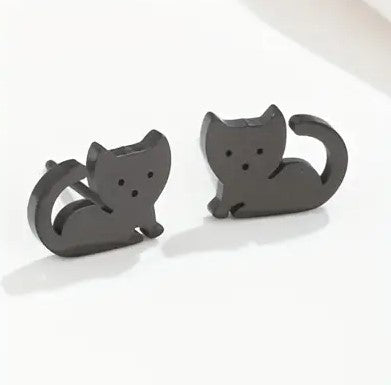 Relaxed Kitty Stud Earrings